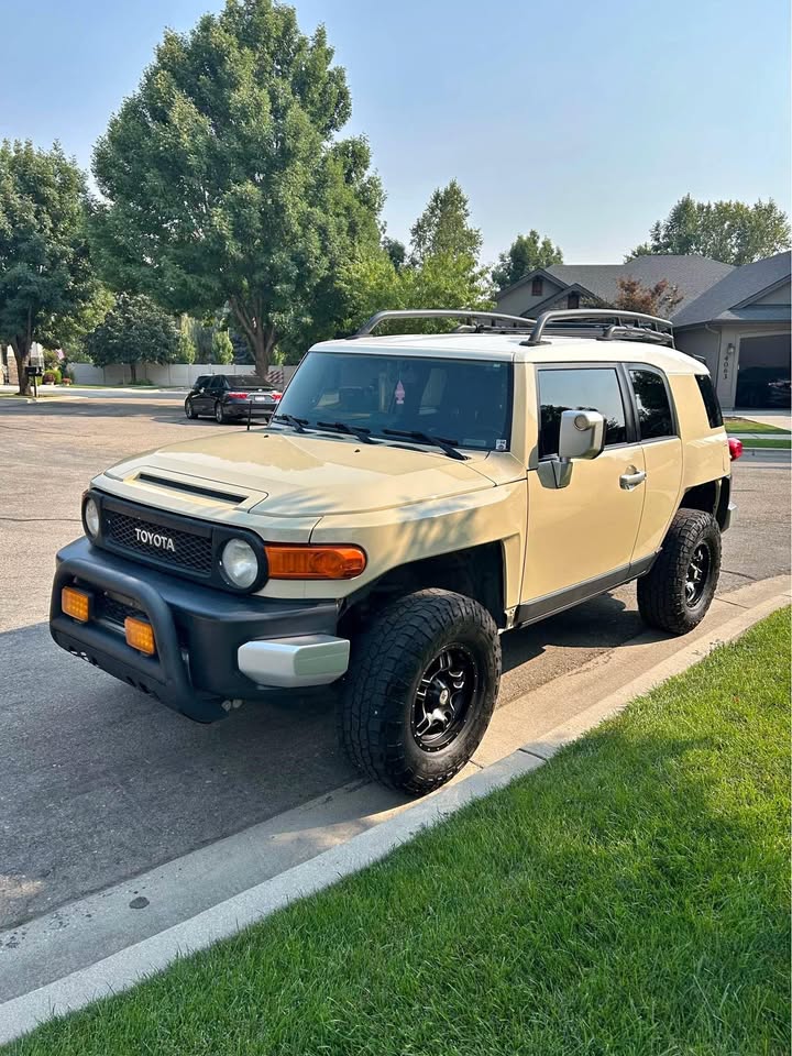 2008 Toyota FJ Cruiser (photo 1) — photo 1