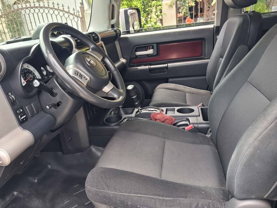 2007 Toyota FJ Cruiser · Sport Utility 2D (photo 6) — photo 6