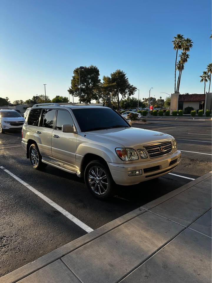 2004 Lexus LX 470 (Land Cruiser)– Rust Free – Apple CarPlay – JL Audio System – Runs Great in Mesa, AZ (photo 3) — photo 3
