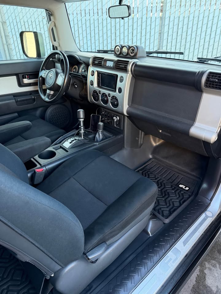 2008 Toyota FJ Cruiser · Sport Utility 2D in Turlock, CA (photo 8) — photo 8