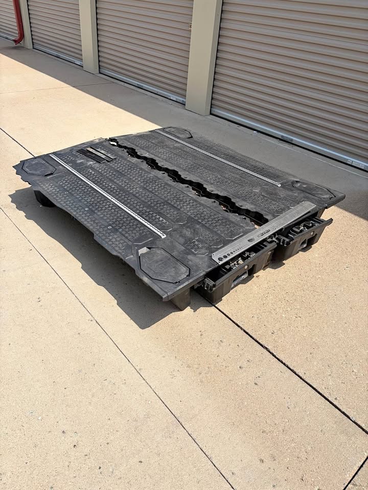 Decked truck bed pull out drawer system in Aurora, CO (photo 1)