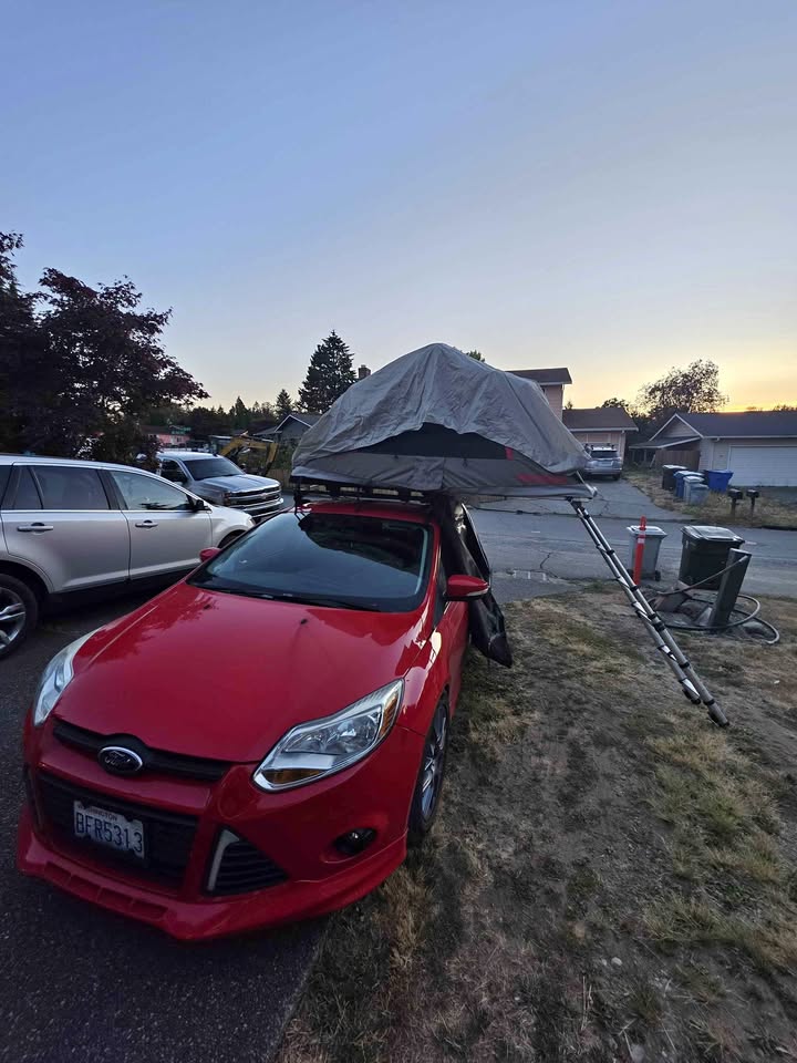 Yakima Skyrise SL Rooftop Tent in Kent, WA (photo 1)