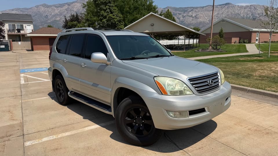 2003 Lexus GX · GX 470 Sport Utility 4D (photo 9) — photo 9