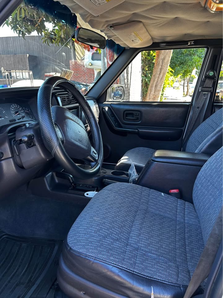 2001 Jeep Cherokee · Sport 4D in Oakland, CA (photo 4) — photo 4