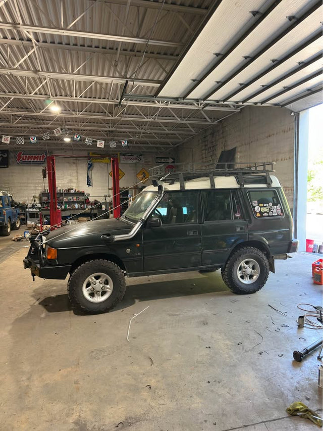 1998 Land Rover Discovery · LE Sport Utility 4D — photo 2
