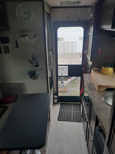 2020 palomino backpack edition slide in truck camper in Brighton, ON (photo 6)