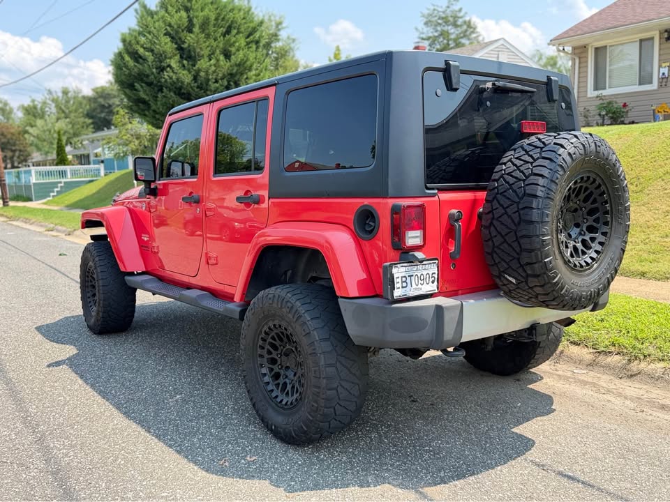 2013 Jeep Wrangler Unlimited · Sahara Sport Utility 4D in Oxon Hill, MD (photo 6) — photo 6