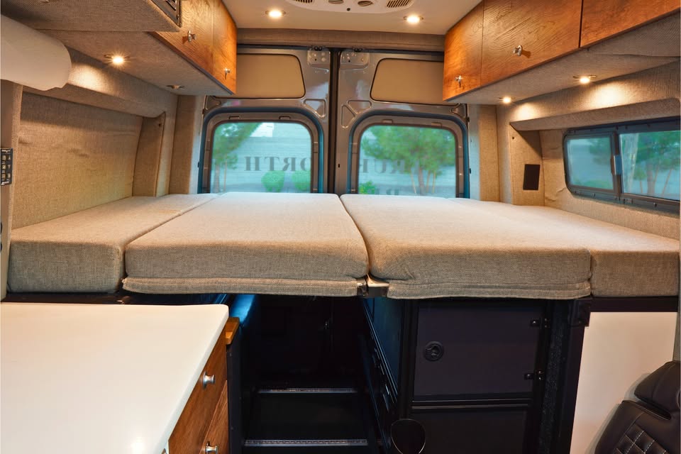 2021 Storyteller stealth mode 4x4 in Las Vegas, NV (photo 11) — photo 11