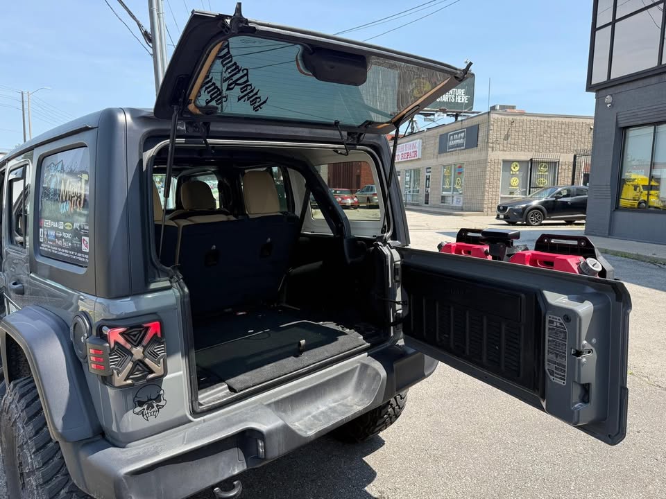 2023 Jeep wrangler willys 4 door 4x4/ extra upgrade/ low km in Toronto, ON (photo 10)