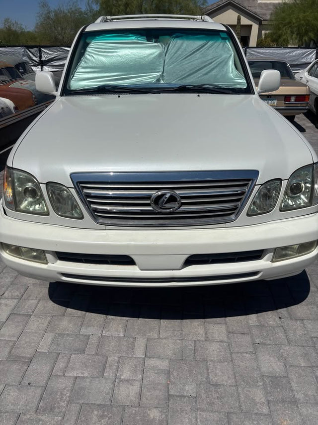 2004 Lexus LX — photo 2