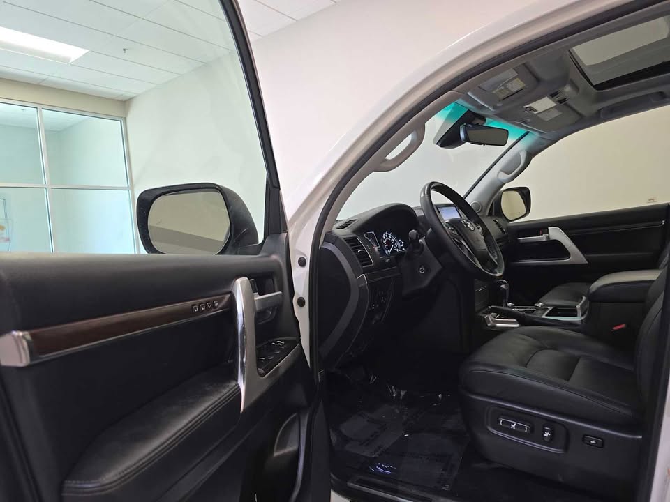 2017 Toyota Land Cruiser 4WD (Natl) (photo 11) — photo 11