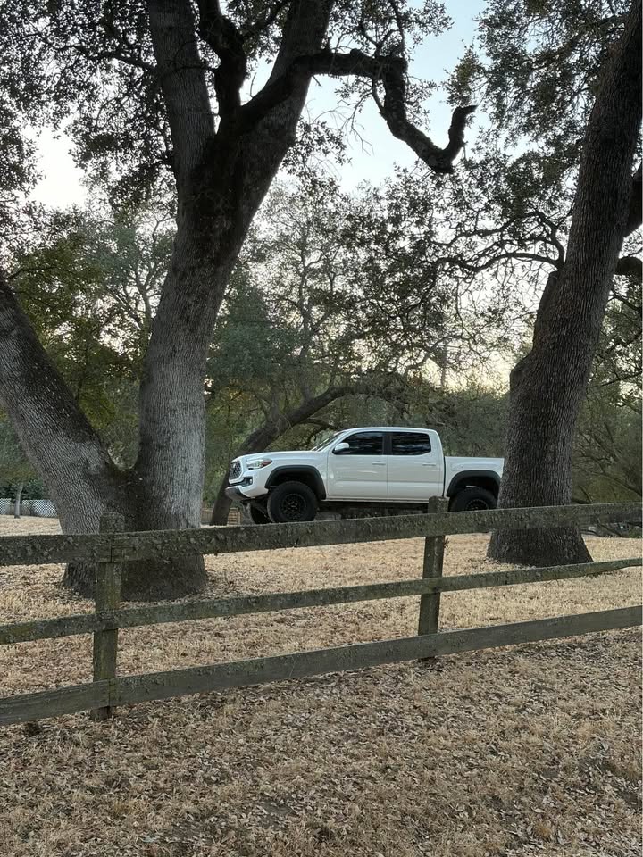 2017 Toyota Tacoma · TRD Off-Road in Fair Oaks, CA (photo 2) — photo 2