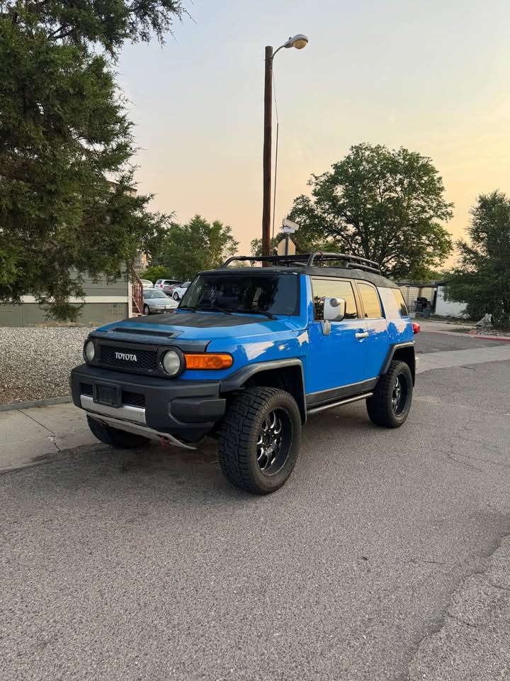 2007 Toyota FJ Cruiser · Sport Utility 2D in Denver, CO (photo 6) — photo 6