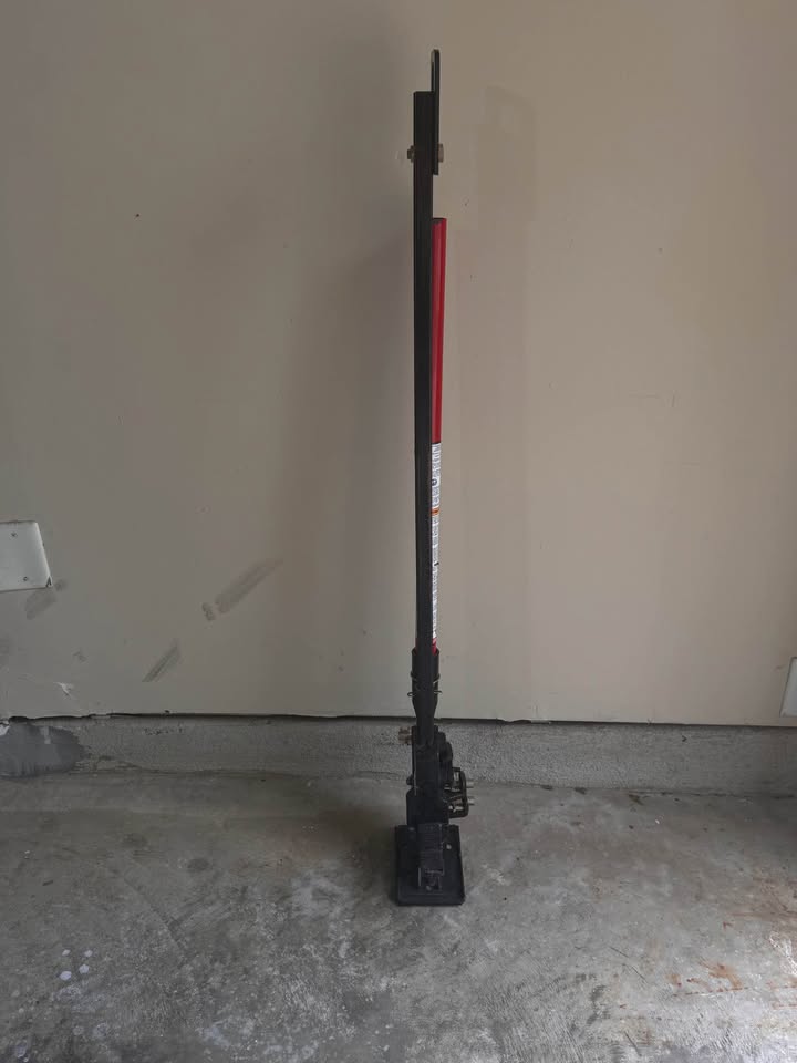 Hi-Lift 48" Farm / Off-Road Jack (Model HL-484) – Excellent Condition in Pearland, TX (photo 2) — photo 2