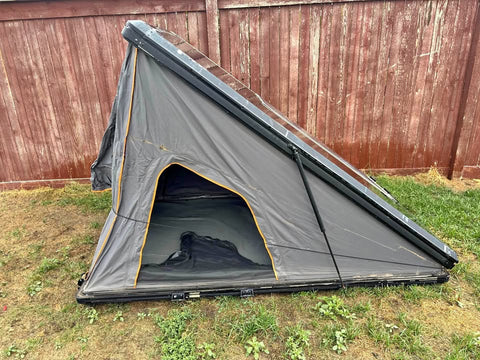Hard shell roof top tent