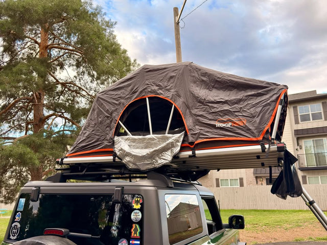 Roofnest Meadowlark Rooftop Tent with Yakima 50" Jetstream/Tmberline Towers — photo 2