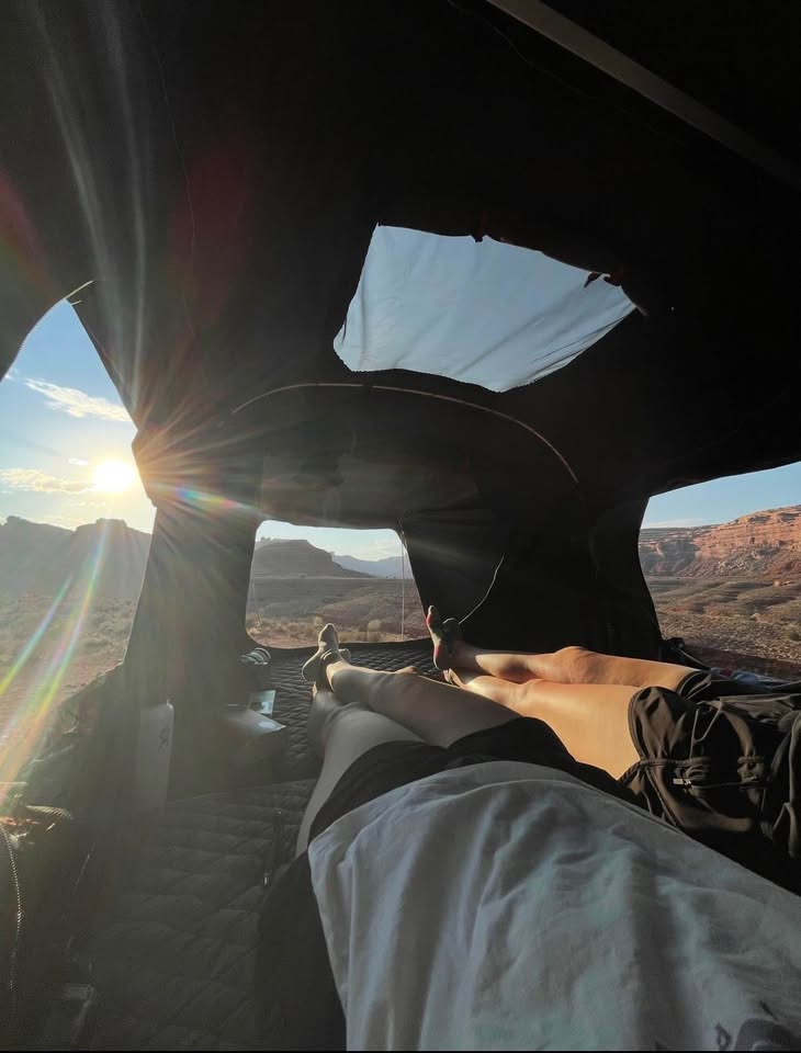 Hardshell 2-person iKamper Rooftop Tent + free accessories (165 lbs, quick setup) in Edgewater, CO (photo 10) — photo 10