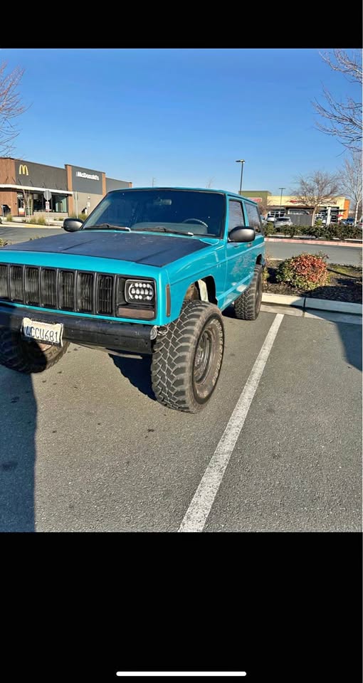 Jeep Cherokee XJ 2-Door in Manteca, CA (photo 1)