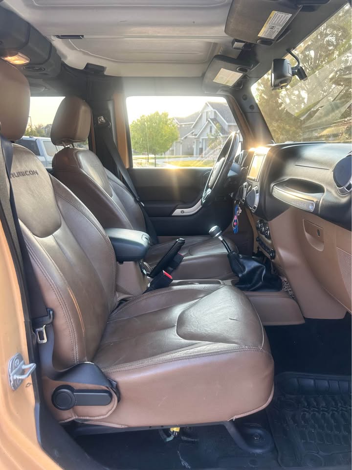 2014 Jeep Wrangler Unlimited · Rubicon (JK) Sport Utility 4D (photo 5) — photo 5