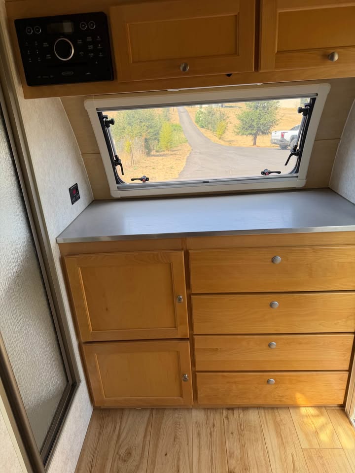 2018 nuCamp TAB 320 CS-S – Clamshell Kitchen – Wet Bath – Alde System – NEW TIRES in San Francisco, CA (photo 6) — photo 6