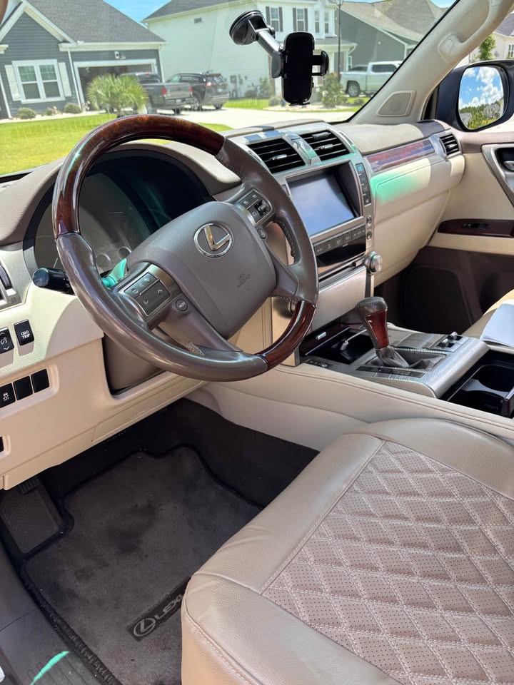 2012 Lexus GX460 (photo 3) — photo 3