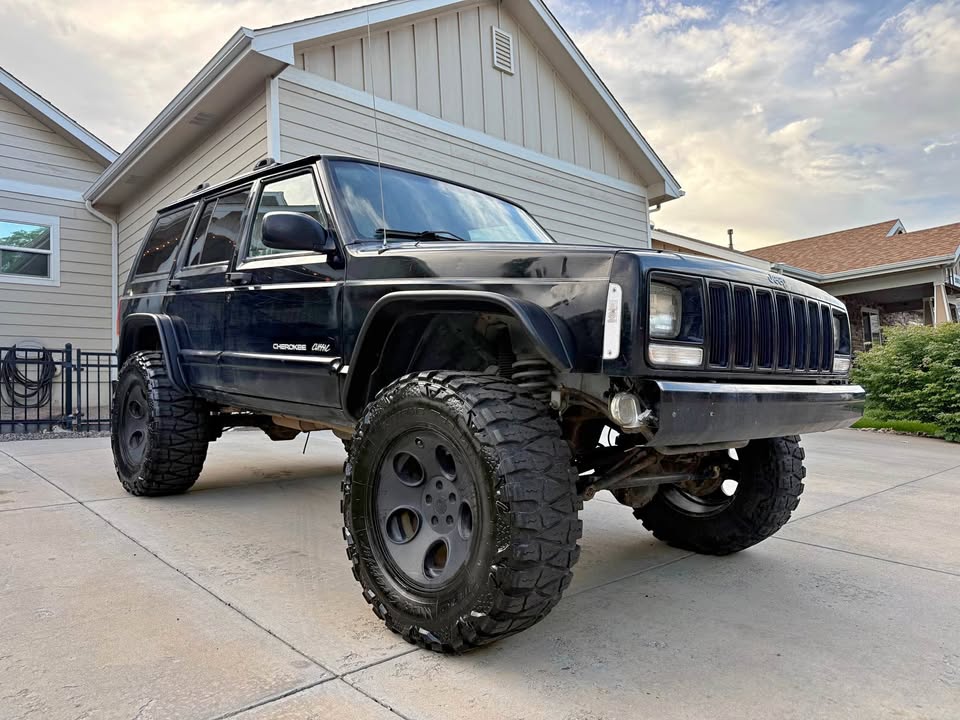1999 Jeep Cherokee · Classic Sport Utility 4D in Loveland, CO (photo 1)