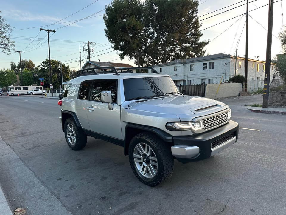 2007 Toyota FJ Cruiser · Sport Utility 2D in Los Angeles, CA (photo 3) — photo 3