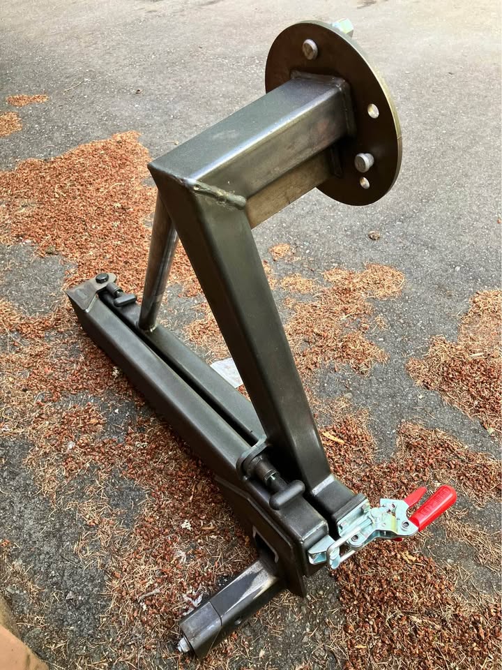 Swing Out Tire Carrier in Poulsbo, WA (photo 4)