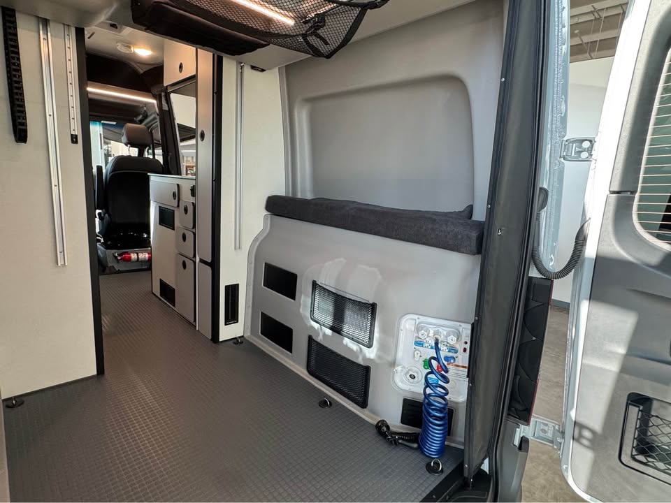 2026 Winnebago Revel Sport 44N in Fort Worth, TX (photo 5) — photo 5
