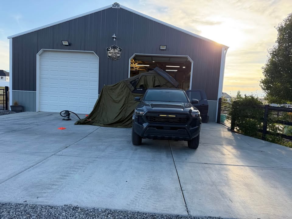 23Zero Hard Shell Rooftop Tent X2 with Rack and Annex (photo 5) — photo 5