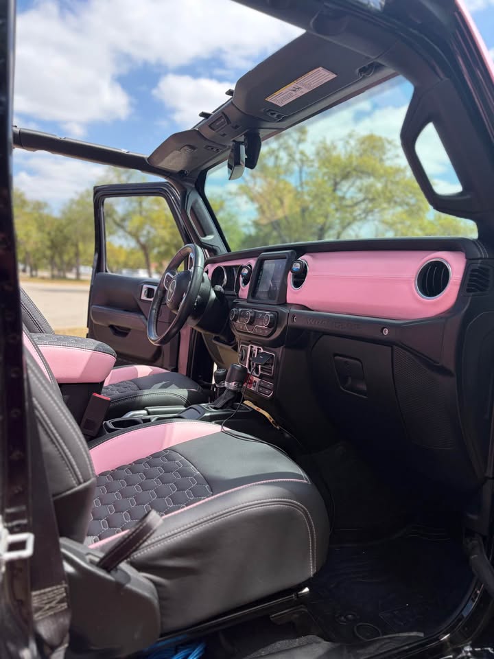 2018 Jeep Wrangler Unlimited · Rubicon Sport Utility 4D in Leander, TX (photo 6) — photo 6