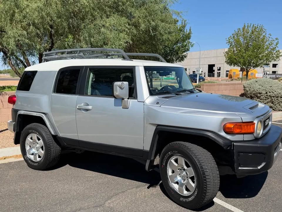 2007 Toyota FJ Cruiser · Sport Utility 2D in Chandler, AZ (photo 4) — photo 4