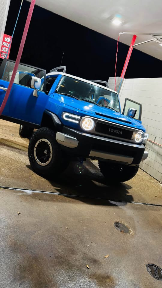 2007 Toyota FJ Cruiser · 4x4 in Austin, TX (photo 8) — photo 8