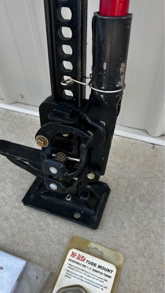 Hi-Lift Jack with Tube Mount — photo 2