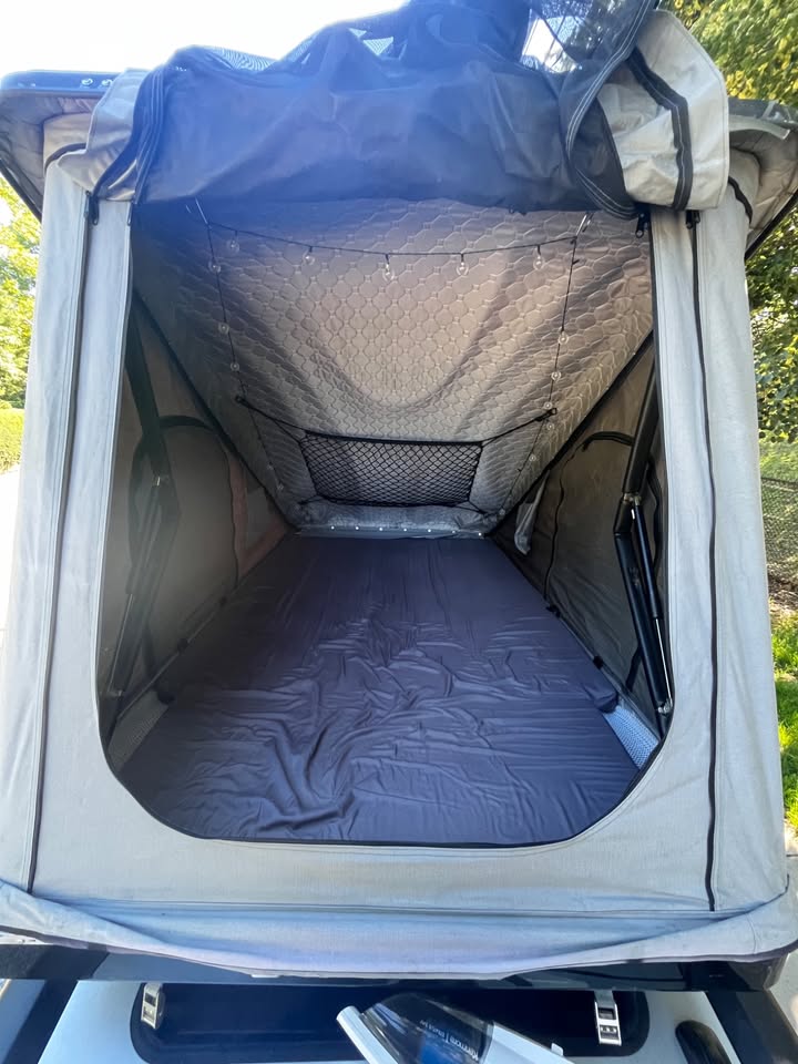 Roofnest Sparrow Eye 2018 rooftop tent in Pittsburgh, PA (photo 4) — photo 4
