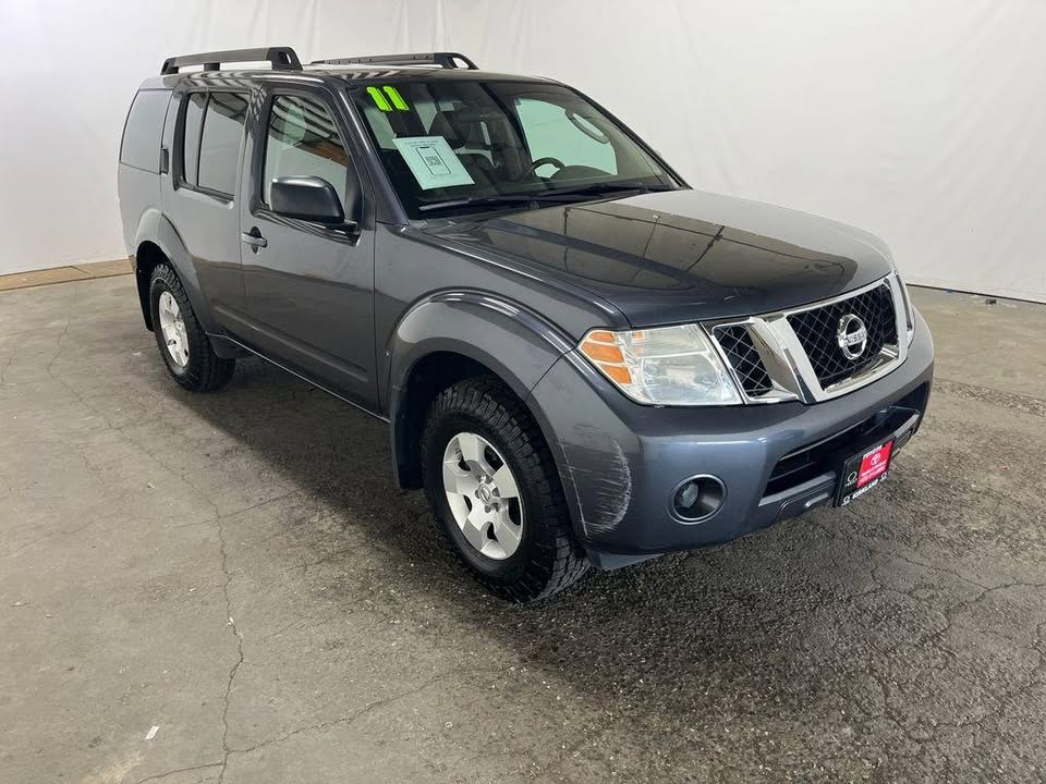 2011 Nissan pathfinder s in Kirkland, WA (photo 1) — photo 1