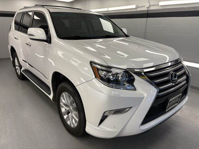 2017 Lexus GX 460 suv — photo 2