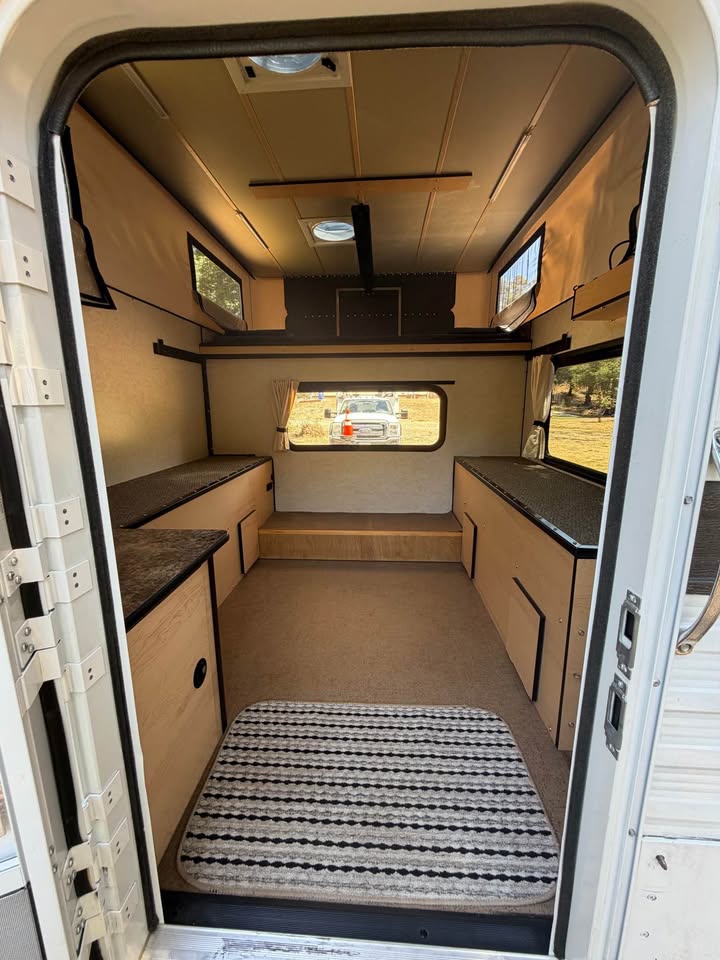 2019 4 Wheel Camper Hawk Full Size Pickups (photo 12) — photo 12