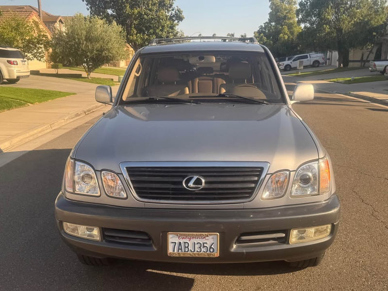 2001 Lexus LX · LX 470 Sport Utility 4D (photo 2) — photo 2