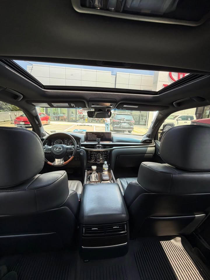 2020 Lexus LX · LX 570 Sport Utility 4D (photo 5) — photo 5