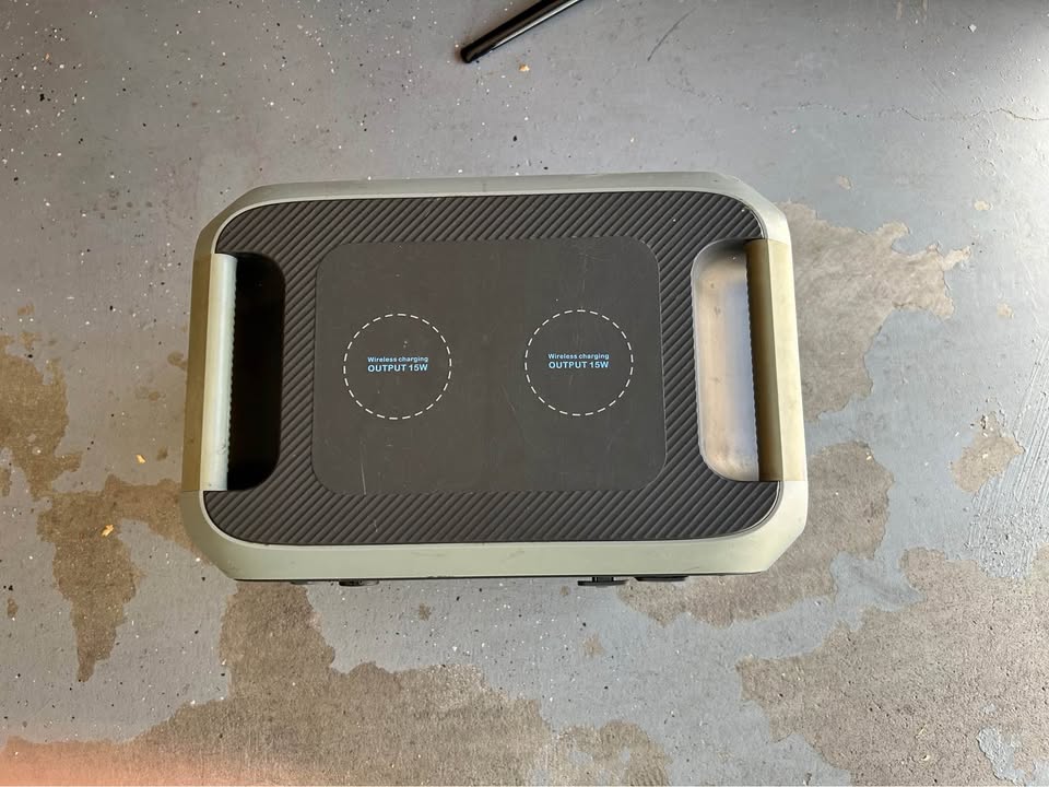 Bluetti AC200P 2000W Portable Power Station i can’t find the charger unfortunately in Bend, OR (photo 6) — photo 6
