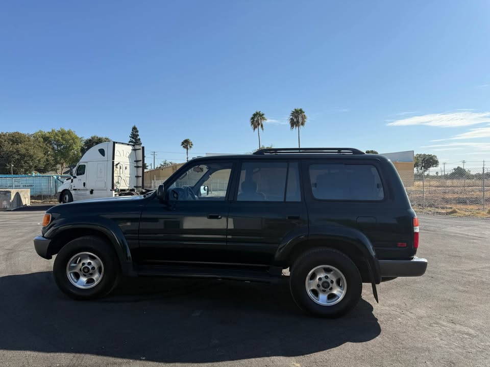 1993 Toyota Land Cruiser 4WD CLEAN LOW MILES · Stock in Sacramento, CA (photo 5) — photo 5