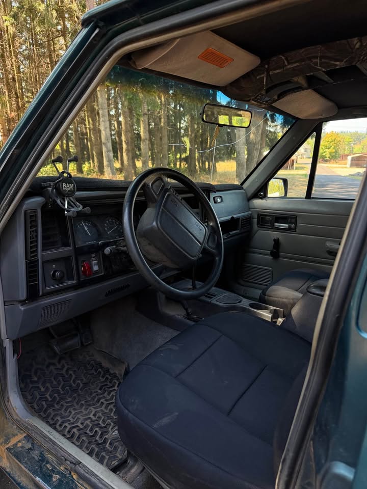1995 Jeep Cherokee · Sport 4D in Beaverton, OR (photo 8) — photo 8