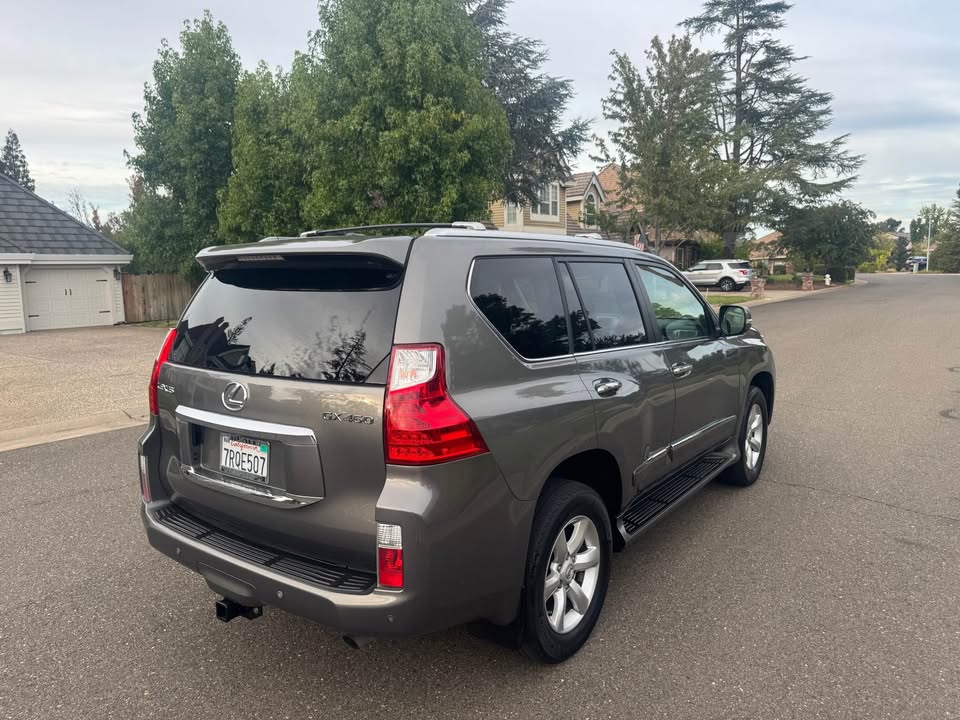 2010 Lexus GX · GX 460 Luxury Sport Utility 4D in Folsom, CA (photo 5) — photo 5