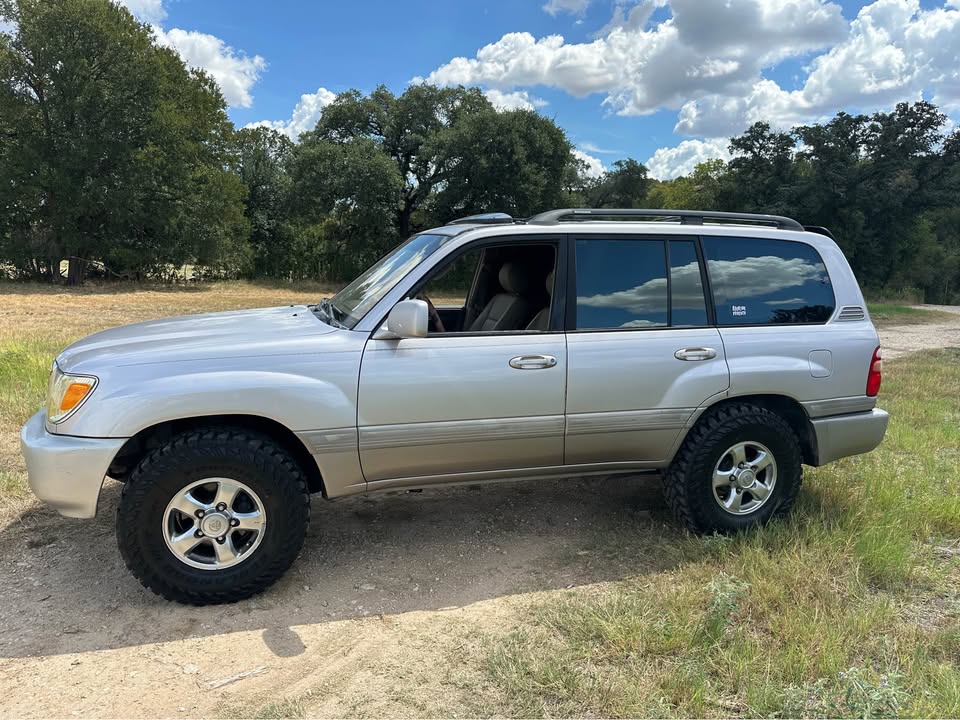 2000 Toyota Landcruiser · Sport Utility 4D in Georgetown, TX (photo 1) — photo 1