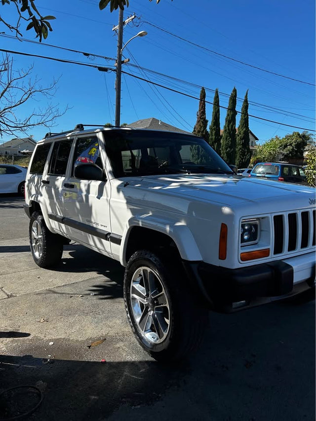 2001 Jeep Cherokee · Sport 4D — photo 2