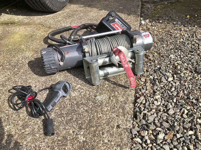 Warn 9.5xp Winch - Zero Recovery Use, Excellent Condition (USA Made) in Portland, OR (photo 1) — photo 1