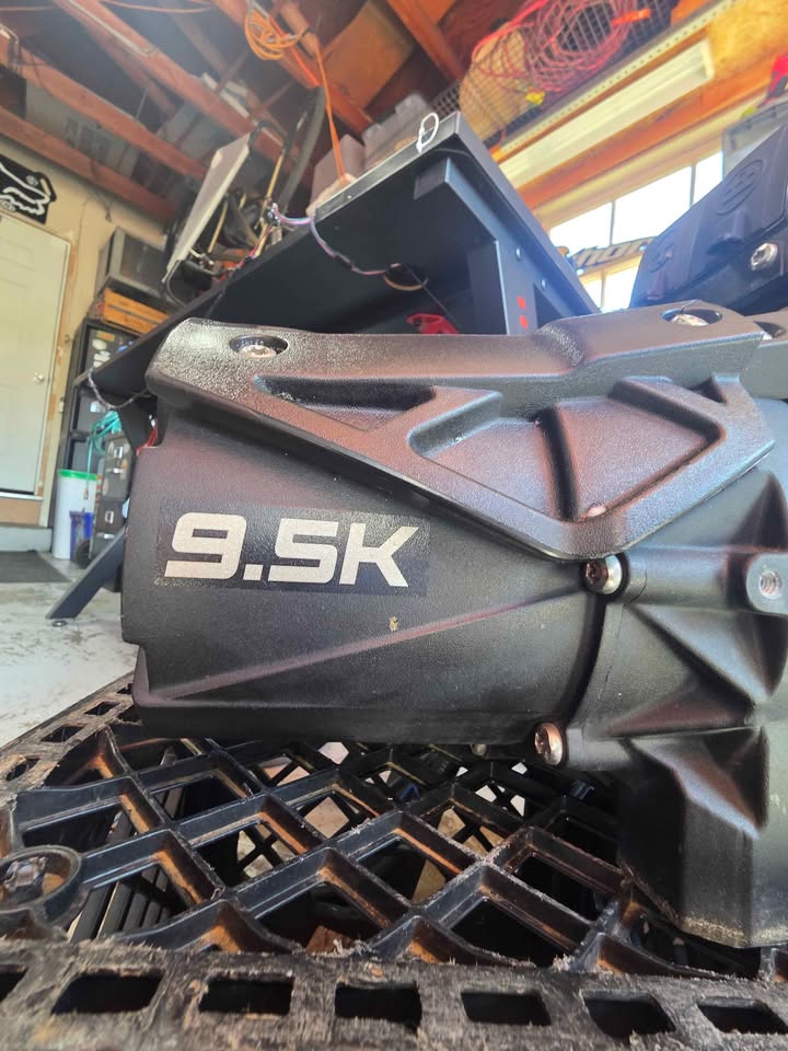 Smittybilt XRC Gen3 9500lbs Winch Competition style with Synthetic Rope and Hawse Fairlead in Portland, OR (photo 5) — photo 5