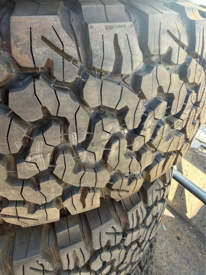 BF Goodrich (BFG) KO2 265/70r17 Tires For Sale in Englewood, CO (photo 2)