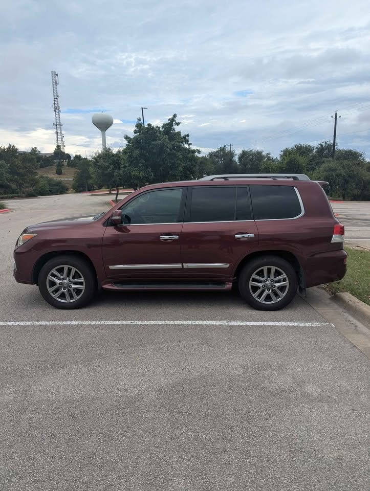 2013 Lexus LX 570 in Austin, TX (photo 6) — photo 6